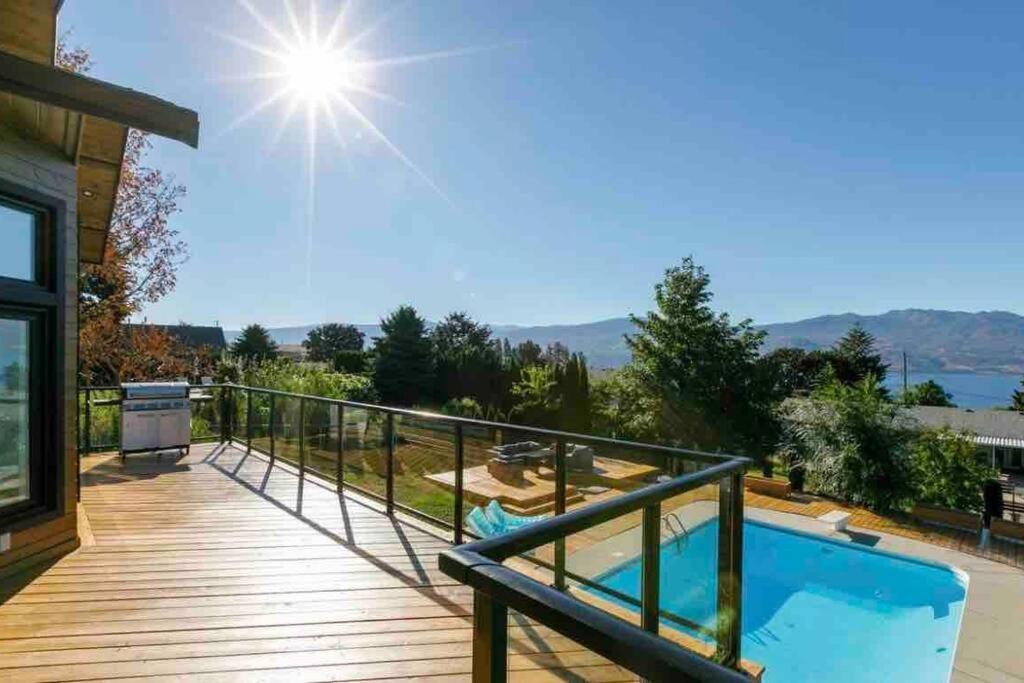 Luxurious 5 Bedroom House With Pool & Sauna West Kelowna Exterior photo