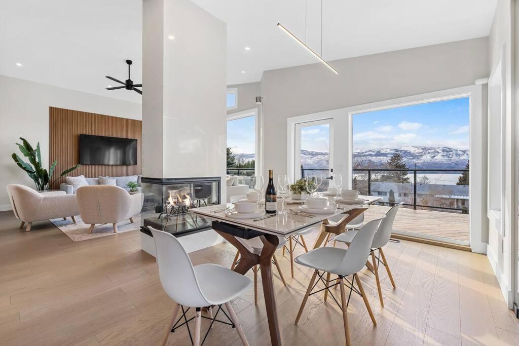 Luxurious 5 Bedroom House With Pool & Sauna West Kelowna Exterior photo